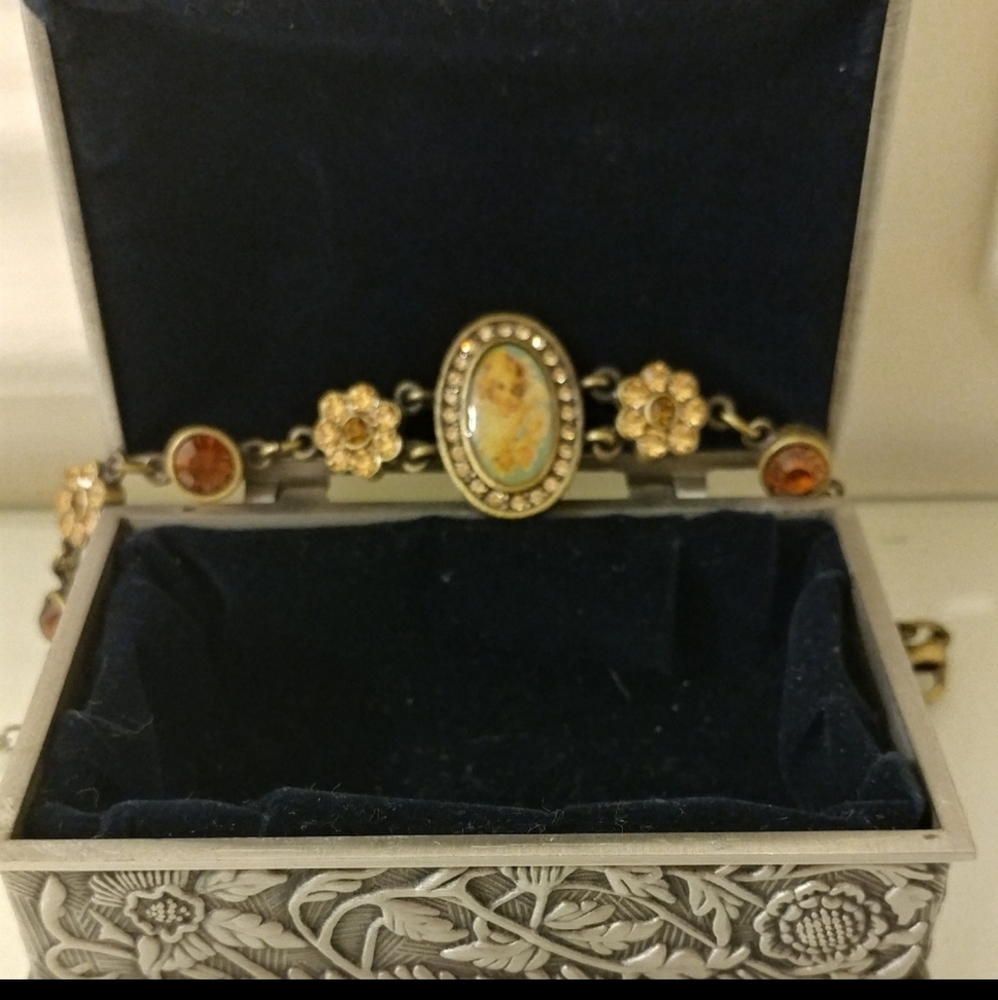 🌻 Flower Rhinestone Bracelet - Picture 2 of 3